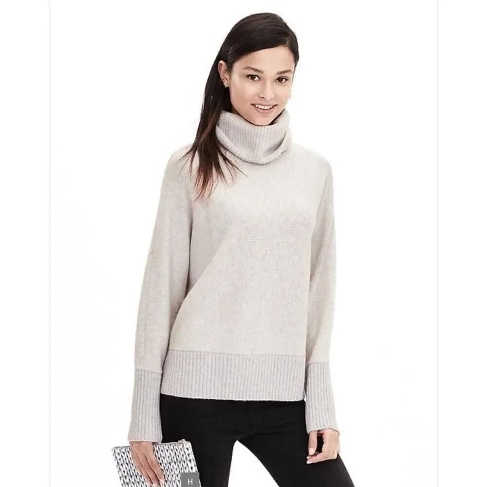 Banana Republic Oversized Turtleneck Sweater Alpaca Mohair Wool M/L